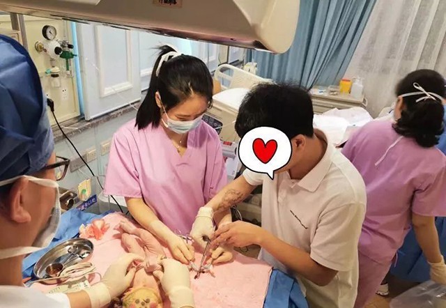 杭州妇产科医院:剪脐带的时候,是宝宝疼还是妈妈疼?结果真是出乎意料!